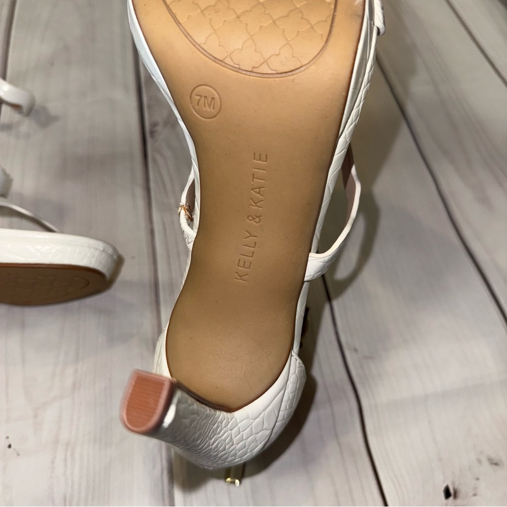 Kelly & Katie White Heels - Women's Size 7M - Picture 5 of 8